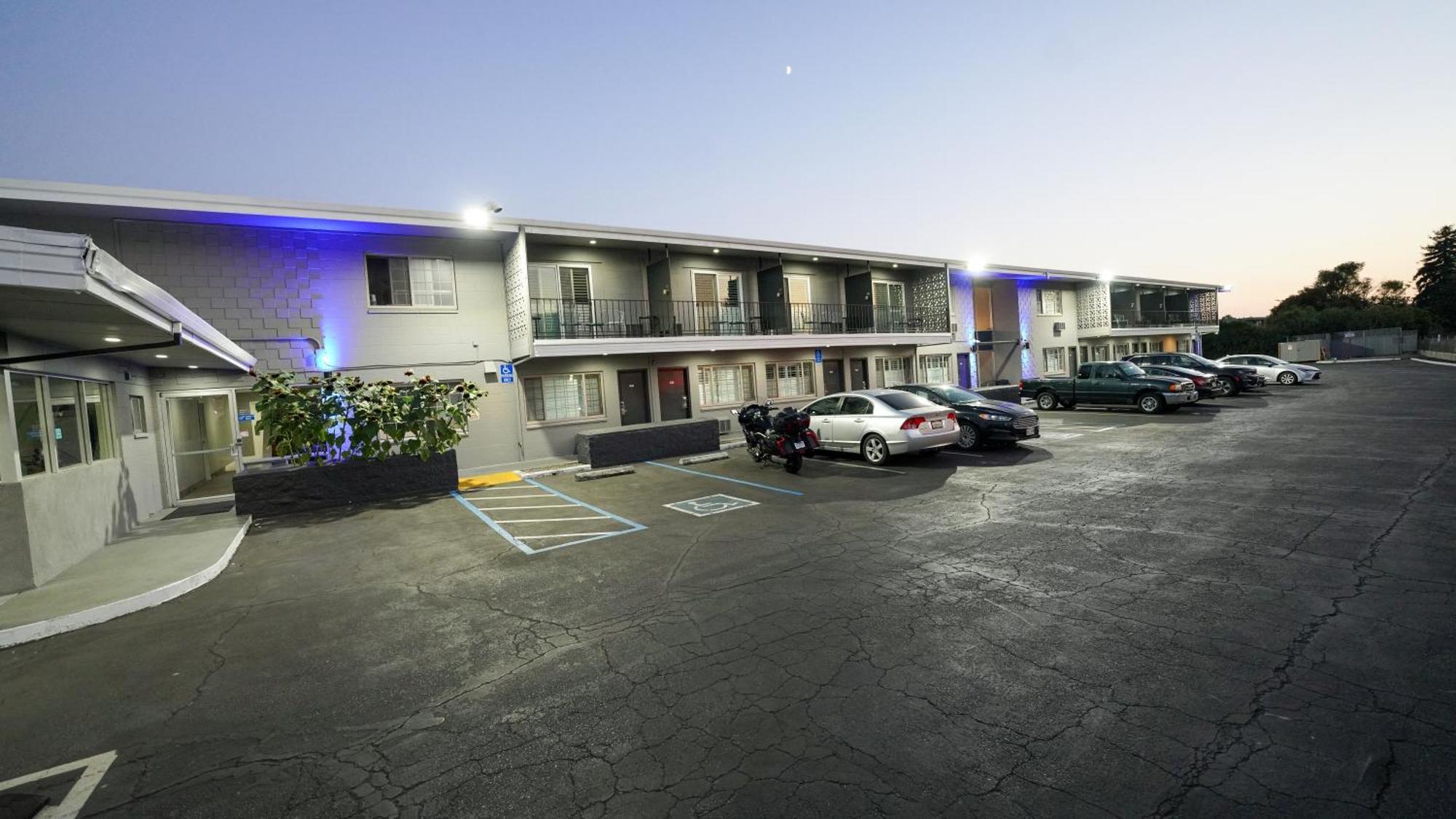 Seaside Inn & Suites Santa Cruz Bagian luar foto